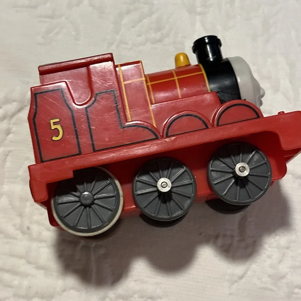 Thomas & Friends Pull Back and Go James 3.75